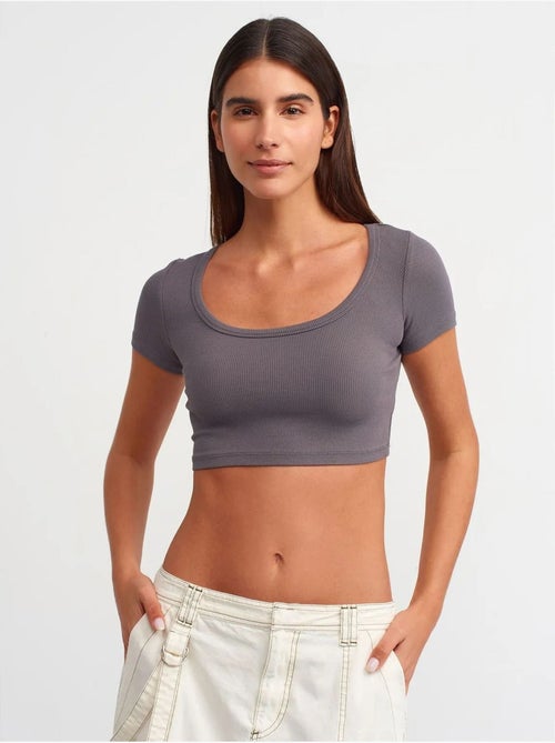 T-shirt court côtelé femme dilvin - Kiabi T-shirt court côtelé femme dilvin - Kiabi