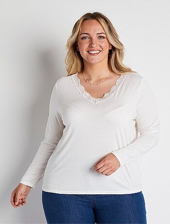 T-shirt court dentelle col V manches longues