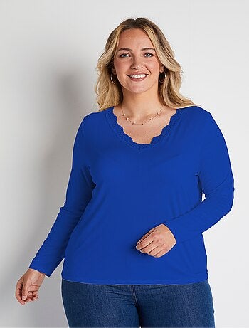 T-shirt court dentelle col V manches longues