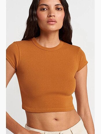 T-shirt court femme coupe ajustée col rond dilvin