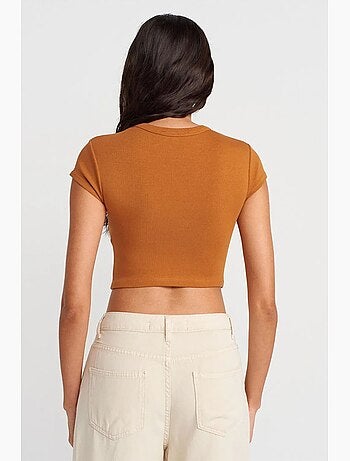 T-shirt court femme coupe ajustée col rond dilvin