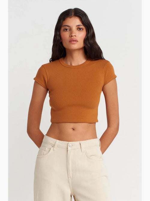 T-shirt court femme coupe ajustée col rond dilvin - Kiabi T-shirt court femme coupe ajustée col rond dilvin - Kiabi
