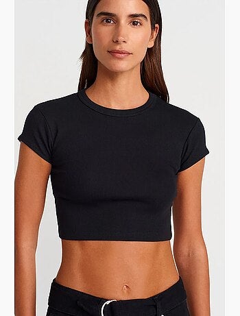 T-shirt court femme coupe ajustée col rond dilvin