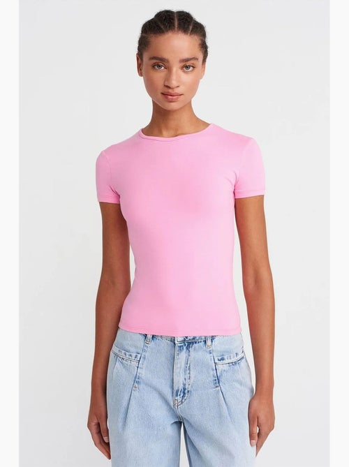 T-shirt court femme, coupe ajustée, col rond dilvin - Kiabi T-shirt court femme, coupe ajustée, col rond dilvin - Kiabi