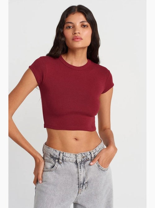 T-shirt court femme coupe ajustée col rond dilvin - Kiabi T-shirt court femme coupe ajustée col rond dilvin - Kiabi