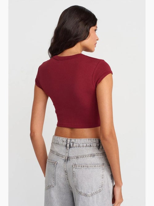 T-shirt court femme coupe ajustée col rond dilvin - Kiabi T-shirt court femme coupe ajustée col rond dilvin - Kiabi