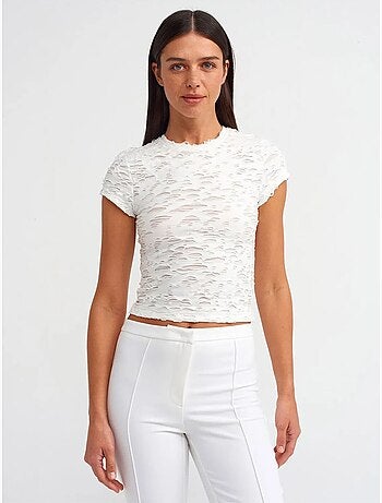 T-shirt court femme texturé avec découpe dilvin