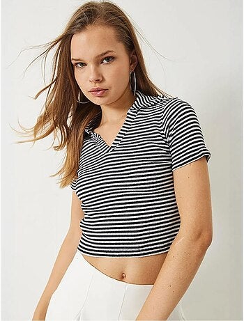 T-shirt court rayé , coupe ajustée, col chemise lucci