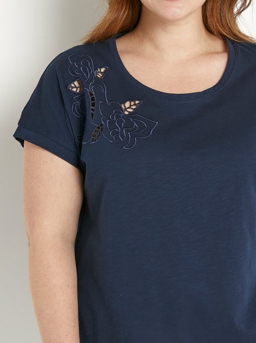 T-shirt court uni brodé ajouré manches courtes - Kiabi