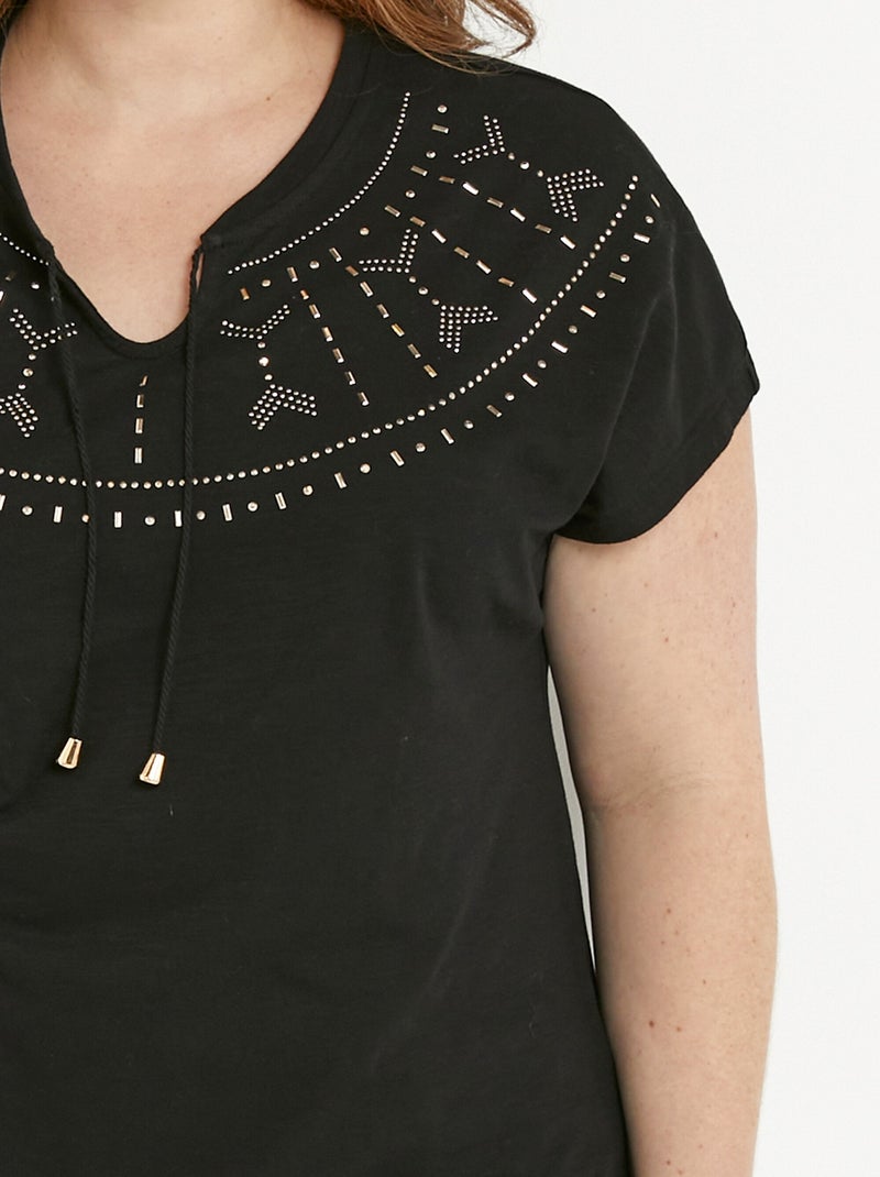 T-shirt court uni clouté maille flammée Noir - Kiabi