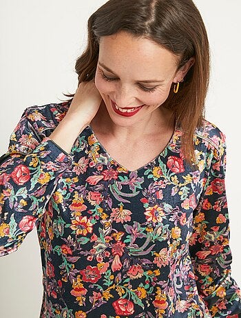 T-shirt court velours ras fleuri col V