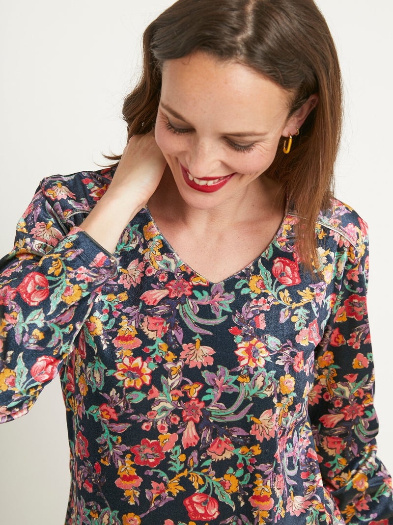 T-shirt court velours ras fleuri col V Multicolore - Kiabi