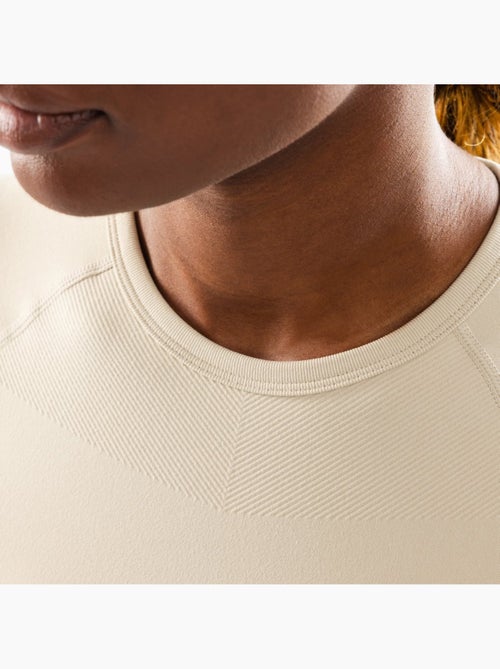 T-shirt crop top sport manches courtes sans couture femme fitness femme steam - Kiabi T-shirt crop top sport manches courtes sans couture femme fitness femme steam - Kiabi