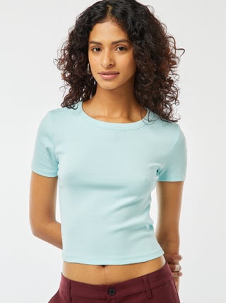 T-shirt cropped manches courtes