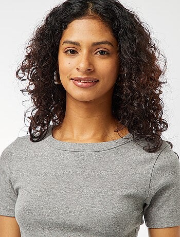 T-shirt cropped manches courtes