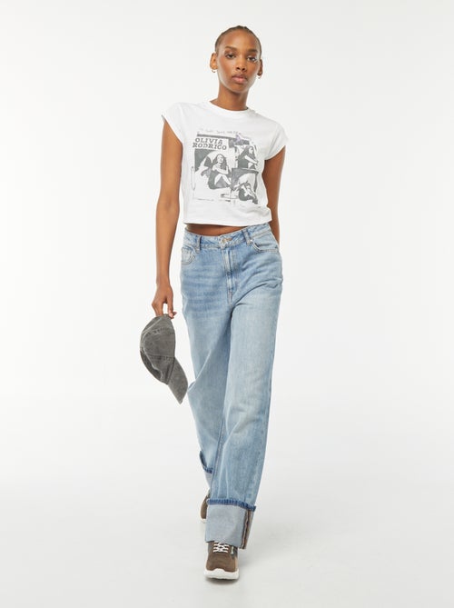 T-shirt cropped manches courtes 'Olivia Rodrigo' - Kiabi