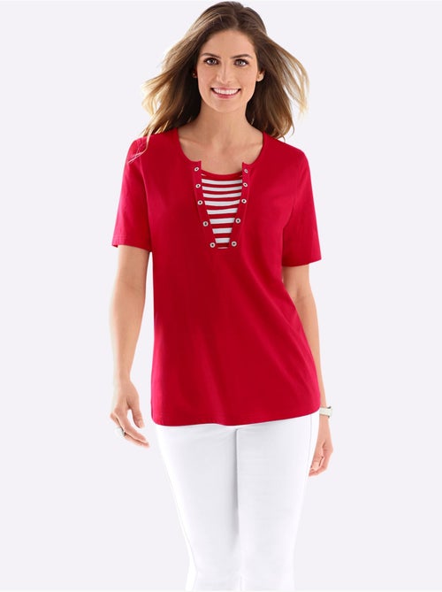 T-shirt d'été avec col V à empiècements rayés et œillets argent - Taille standard - Moda Vilona - Kiabi T-shirt d'été avec col V à empiècements rayés et œillets argent - Taille standard - Moda Vilona - Kiabi