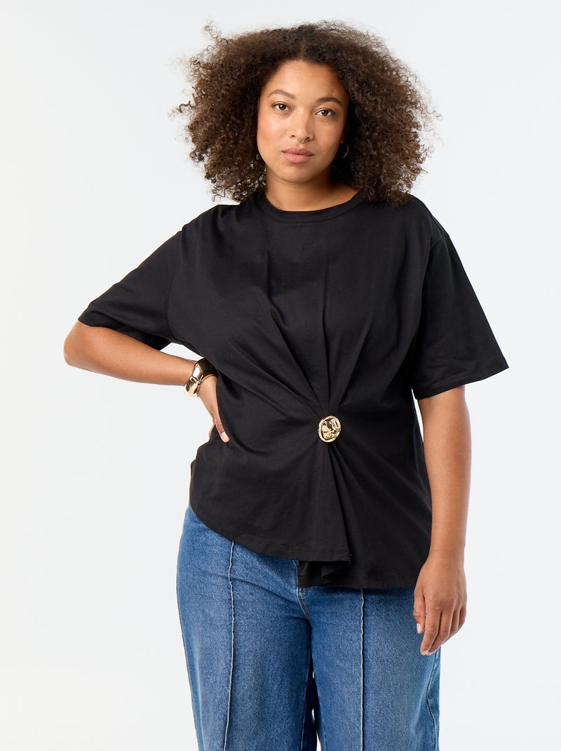 T-shirt drapé avec bijou doré façon broche Noir - Kiabi