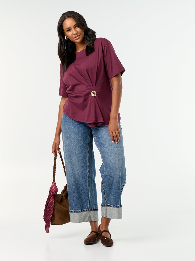 T-shirt drapé avec bijou doré façon broche Rose - Kiabi