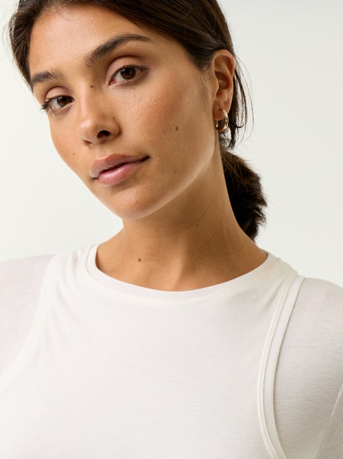 T-shirt effet 2 en 1 avec débardeur - Kiabi T-shirt effet 2 en 1 avec débardeur - Kiabi