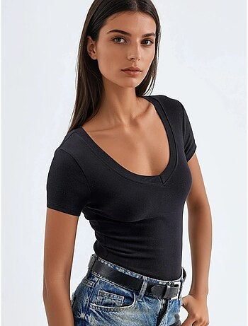 T-shirt élastique à manches courtes avec col en v busem