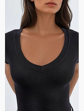 T-shirt élastique à manches courtes avec col en v busem