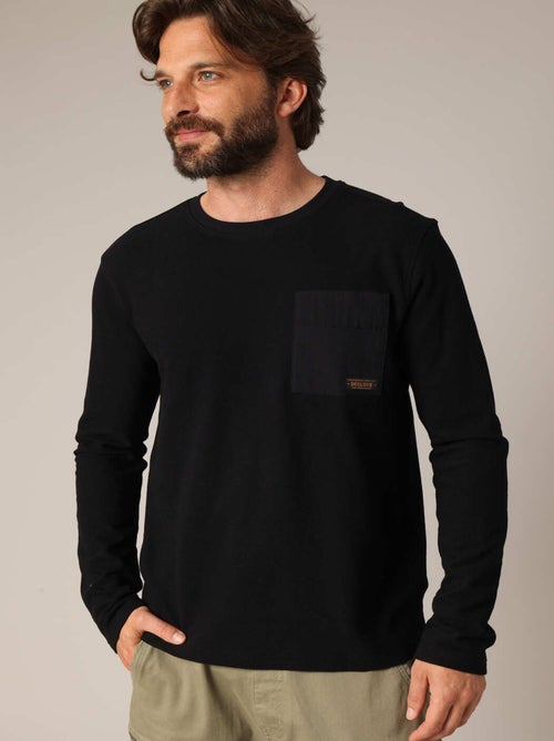 T-shirt en 100% coton à manches longues avec poche poitrine contrastante. 'Deeluxe' - Kiabi