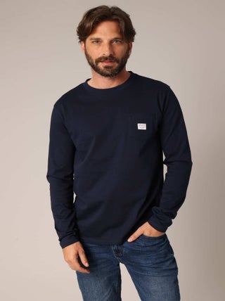 T-shirt en 100% coton BCI avec poche plaquée sur la poitrine et étiquette brodée. 'Deeluxe'