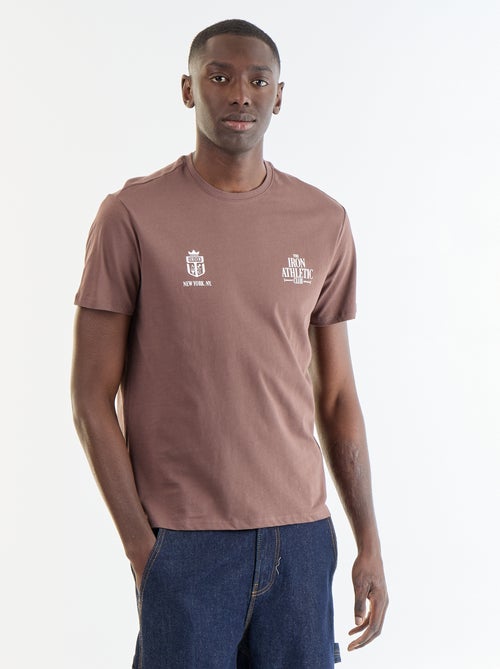 T-shirt en coton à col rond homme avec motif - Kiabi T-shirt en coton à col rond homme avec motif - Kiabi