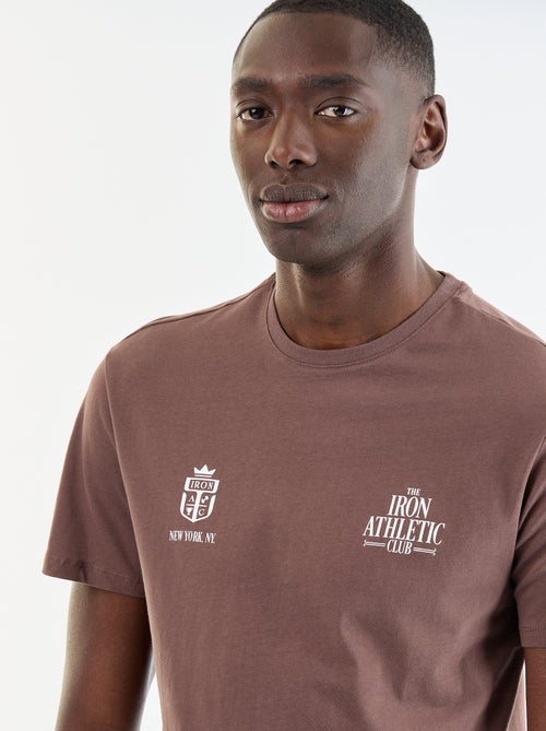 T-shirt en coton à col rond homme avec motif - Kiabi T-shirt en coton à col rond homme avec motif - Kiabi