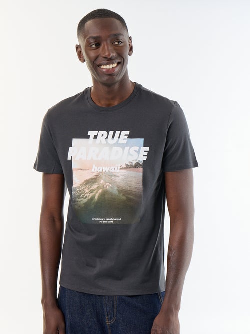 T-shirt en coton à col rond pour homme avec motif placé - Kiabi T-shirt en coton à col rond pour homme avec motif placé - Kiabi