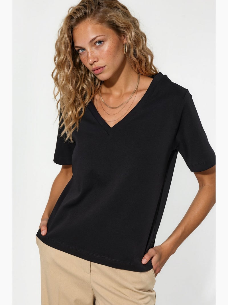 T-shirt en coton à col v coupe régulière unie busem Noir - Kiabi