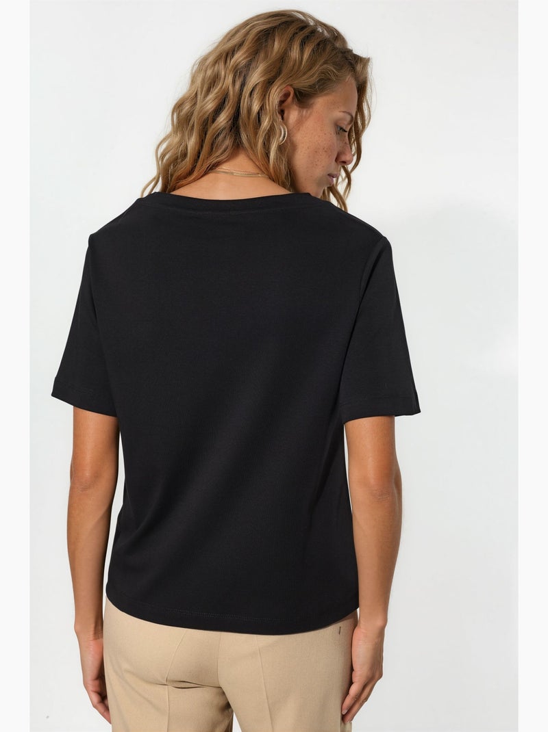T-shirt en coton à col v coupe régulière unie busem Noir - Kiabi