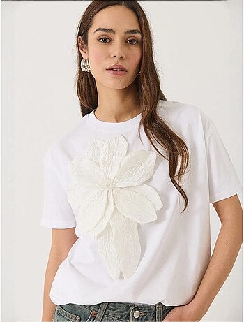 T-shirt en coton à manches courtes avec accessoire floral lucci