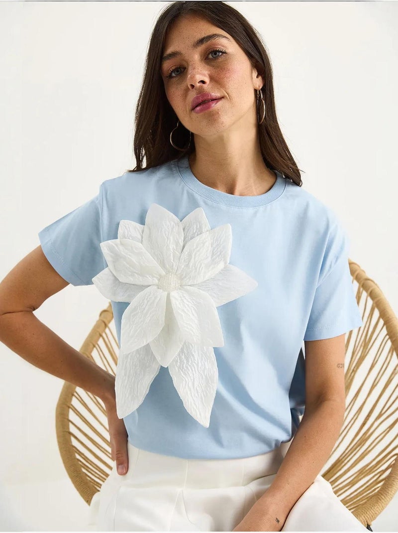 T-shirt en coton à manches courtes avec accessoire floral lucci Bleu ciel - Kiabi