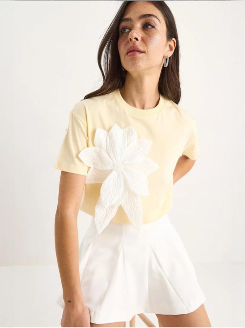 T-shirt en coton à manches courtes avec accessoire floral lucci - Kiabi