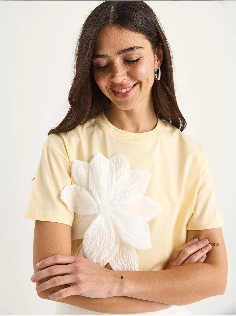 T-shirt en coton à manches courtes avec accessoire floral lucci Jaune citron - Kiabi