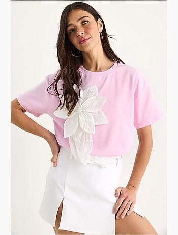 T-shirt en coton à manches courtes avec accessoire floral lucci