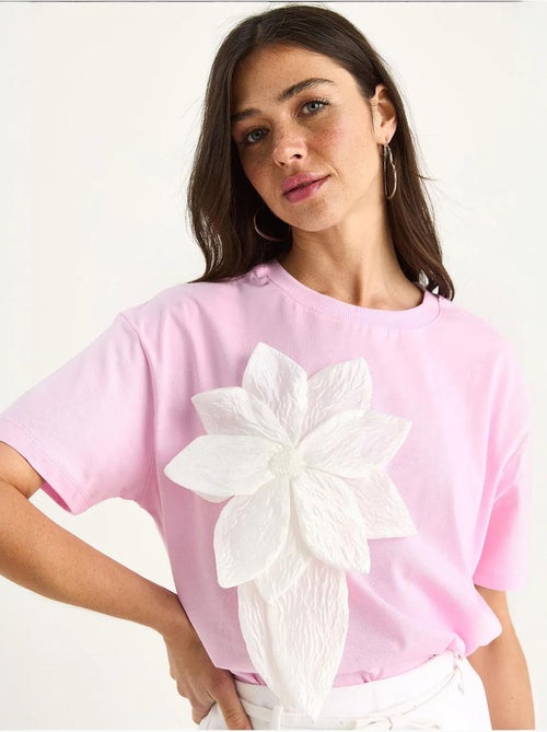 T-shirt en coton à manches courtes avec accessoire floral lucci - Kiabi T-shirt en coton à manches courtes avec accessoire floral lucci - Kiabi