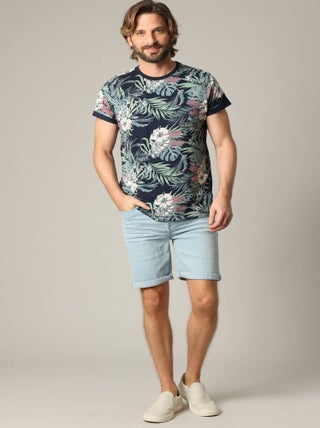 T-shirt en coton à manches courtes avec poche poitrine et motif tropical 'Deeluxe'