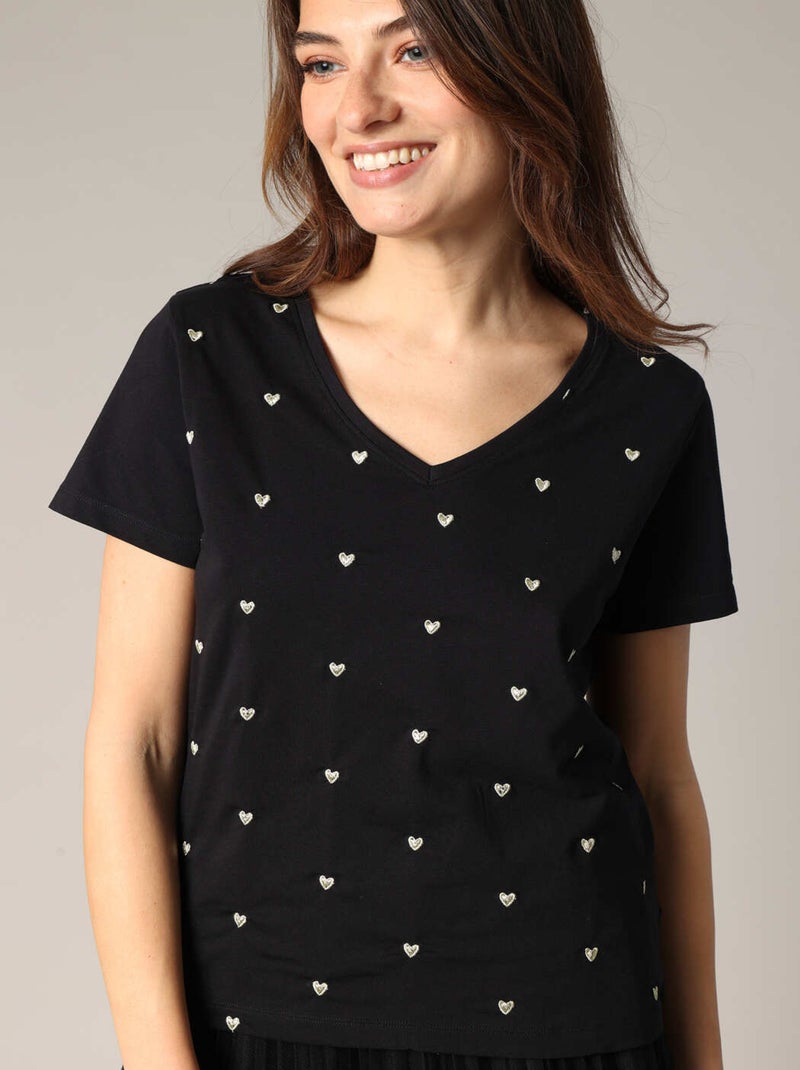 T-shirt en coton avec cœurs brodés
 'Deeluxe' Noir - Kiabi