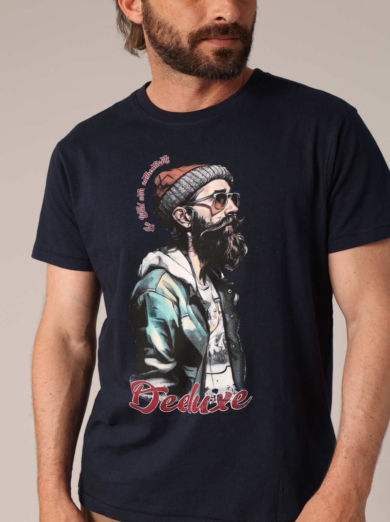 T-shirt en coton avec imprimé hipster barbu
 'Deeluxe' Bleu marine - Kiabi