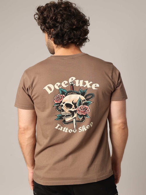 T-shirt en coton avec imprimé « Tattoo Shop » au dos et motif tête de mort sur le devant
 'Deeluxe' - Kiabi