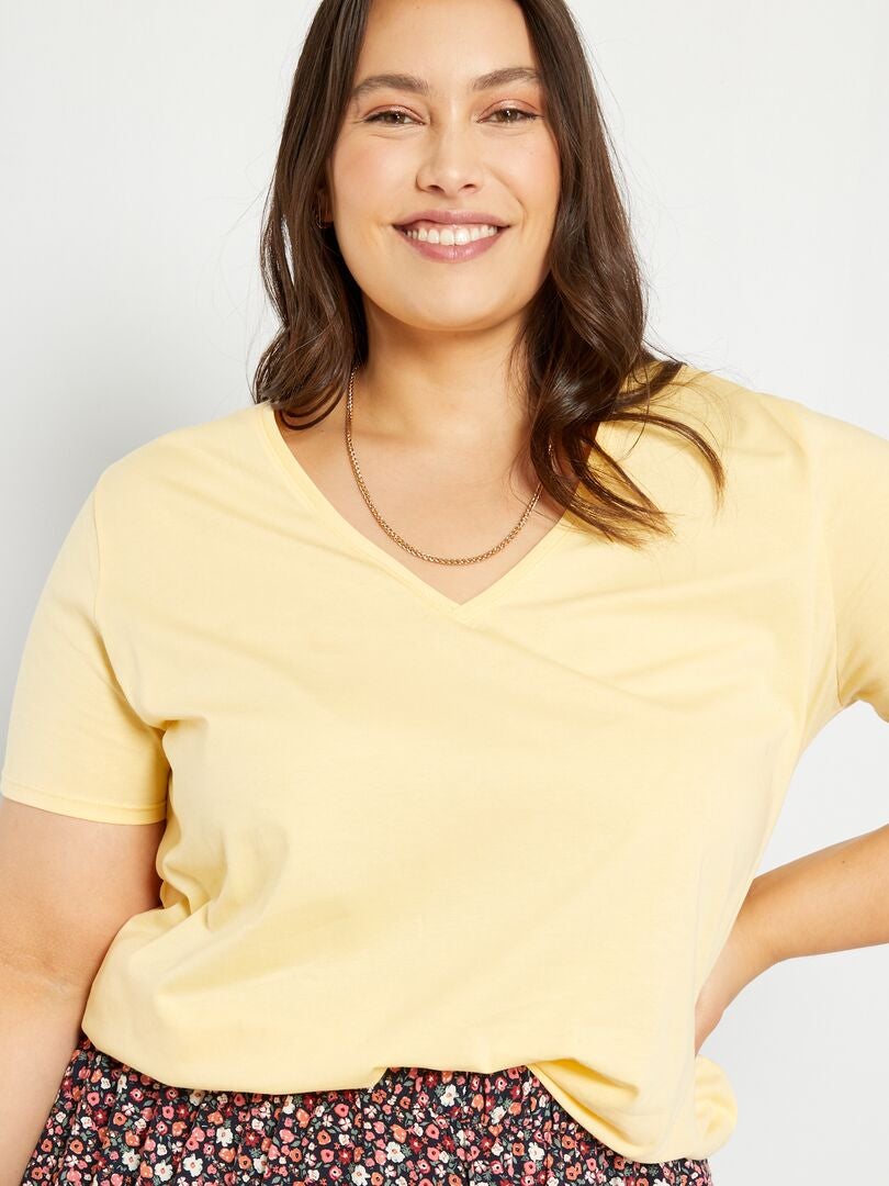 T-shirt en jersey à col V jaune or - Kiabi