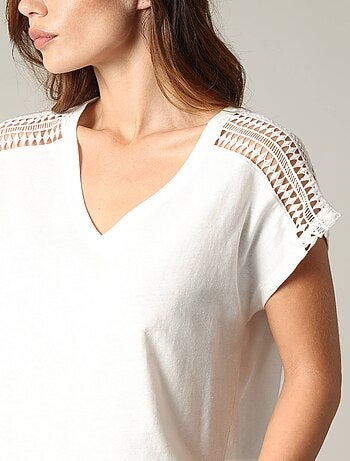 T-shirt en jersey avec dentelle sur les épaules 'Deeluxe'
