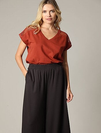 T-shirt en jersey avec dentelle sur les épaules 'Deeluxe'