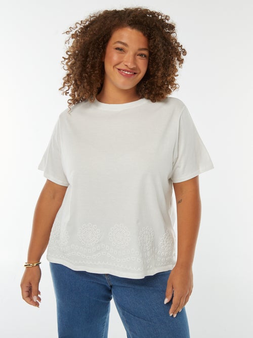 T-shirt en jersey effet broderie à la base - Kiabi