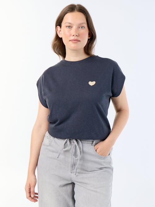T-shirt en jersey sans manches avec petite broderie poitrine - Kiabi