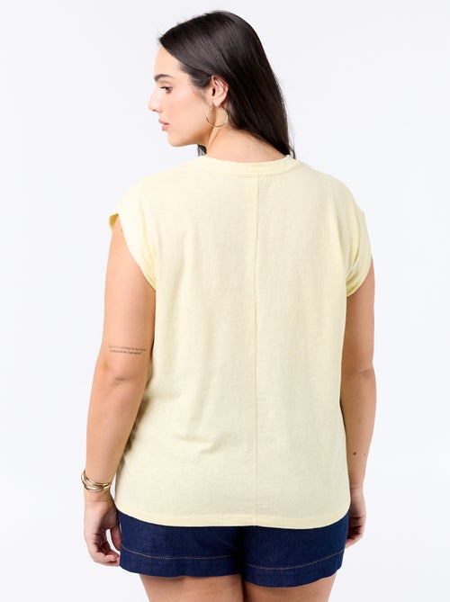T-shirt en jersey sans manches avec petite broderie poitrine - Kiabi
