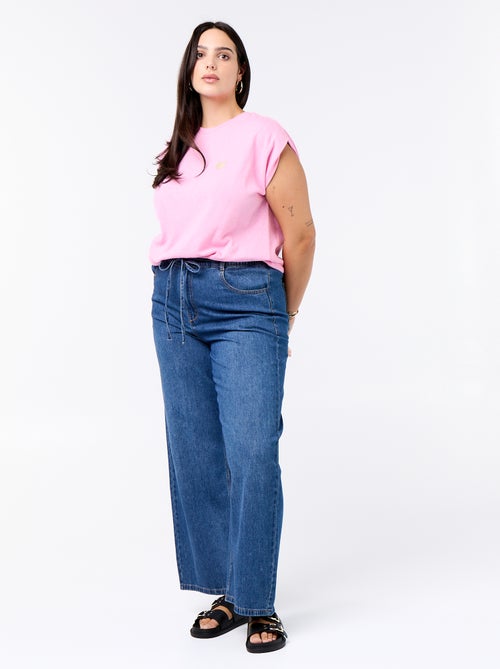 T-shirt en jersey sans manches avec petite broderie poitrine - Kiabi